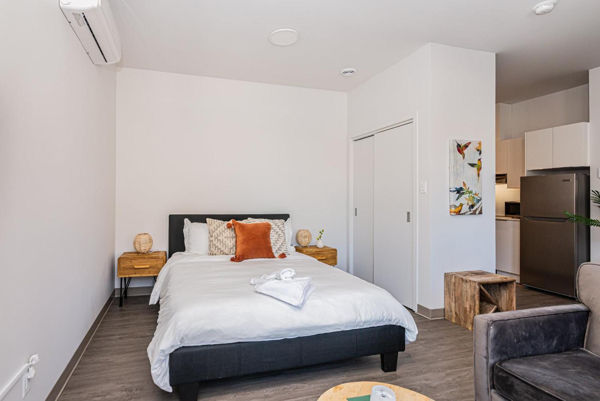 Wonderful New Studio Close To Mount Royal By Den Stays Montreal Pokój zdjęcie